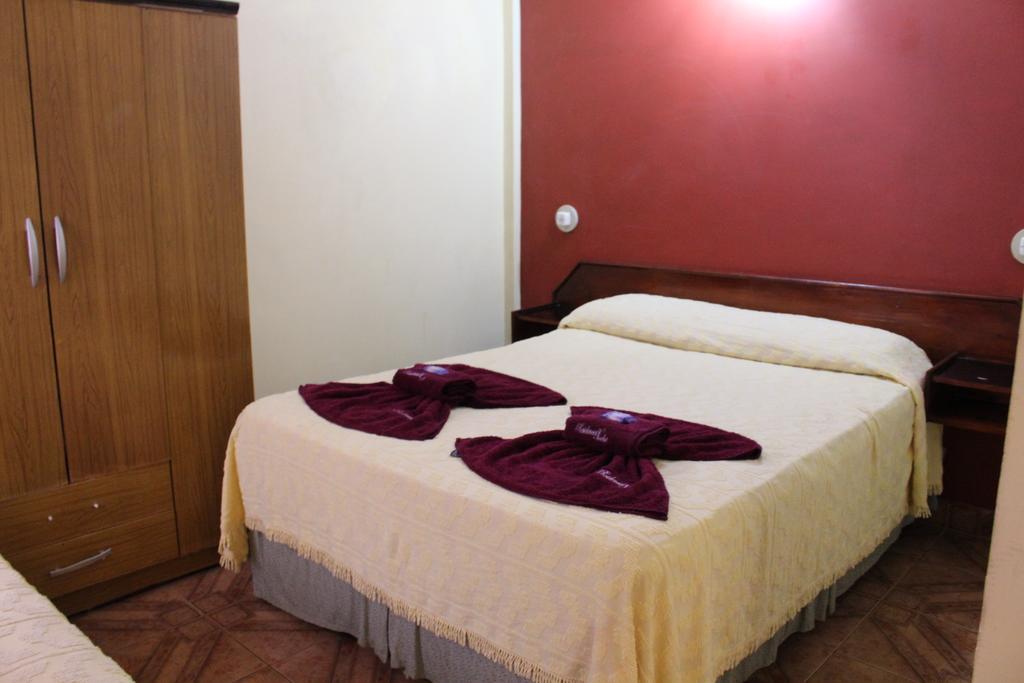 Residencial Noelia Hostel Puerto Iguazú Dış mekan fotoğraf