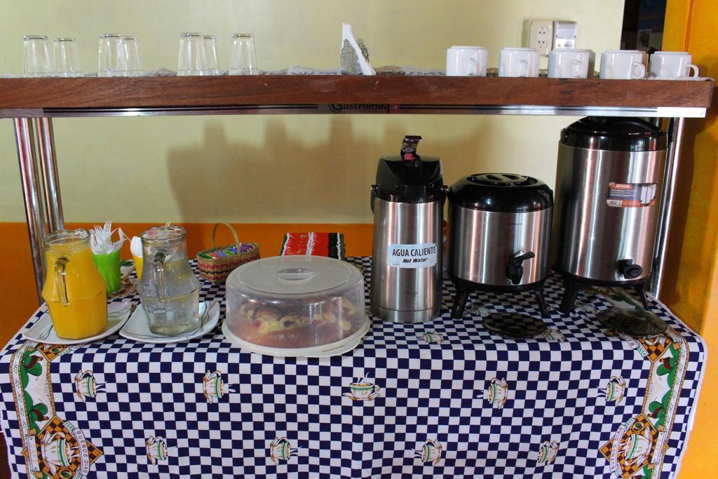 Residencial Noelia Hostel Puerto Iguazú Dış mekan fotoğraf