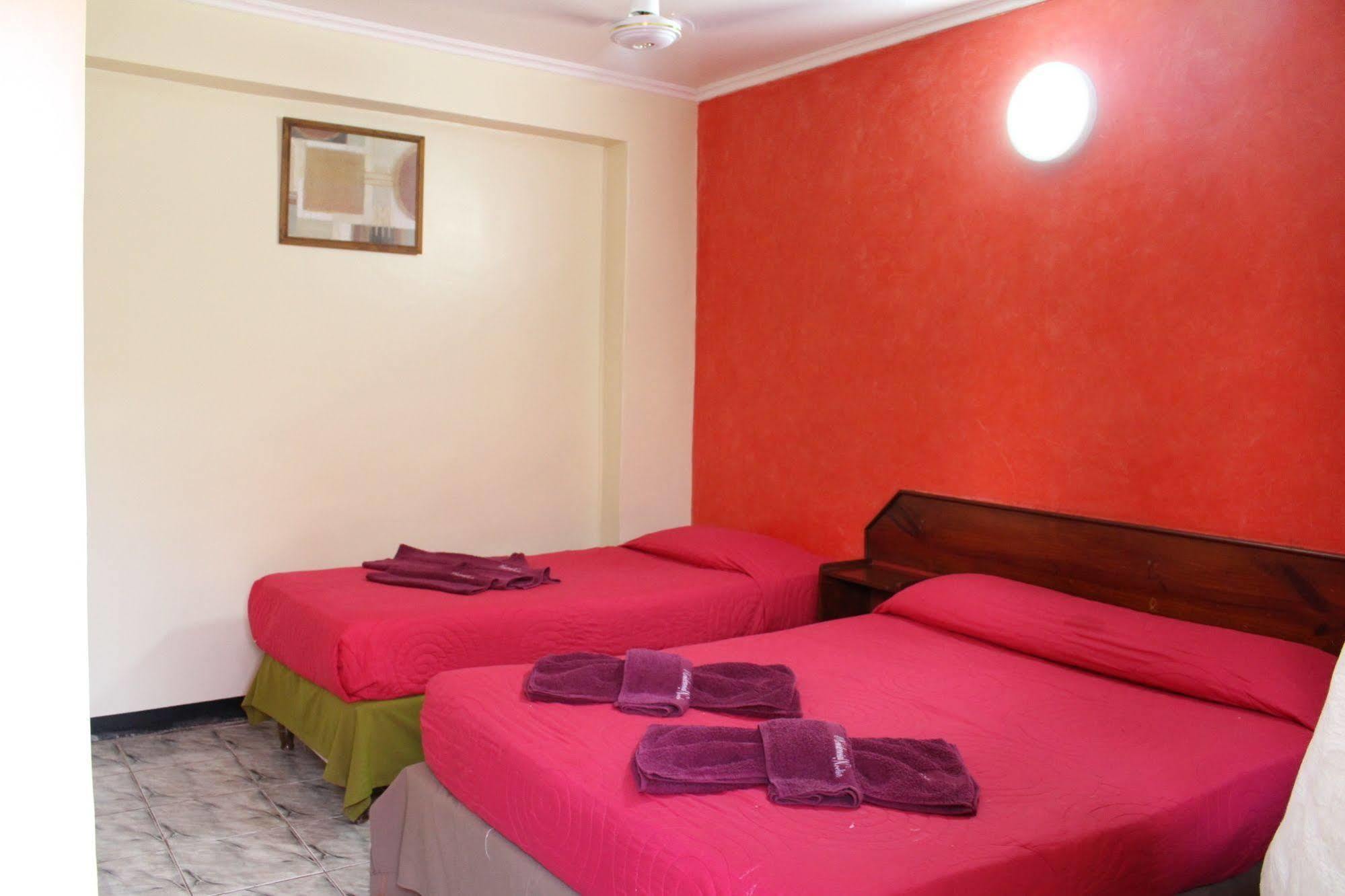 Residencial Noelia Hostel Puerto Iguazú Dış mekan fotoğraf