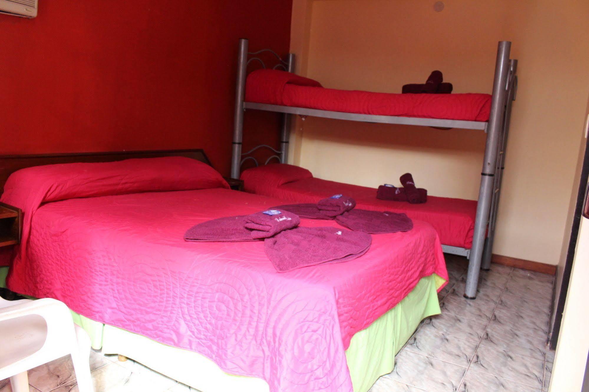 Residencial Noelia Hostel Puerto Iguazú Dış mekan fotoğraf