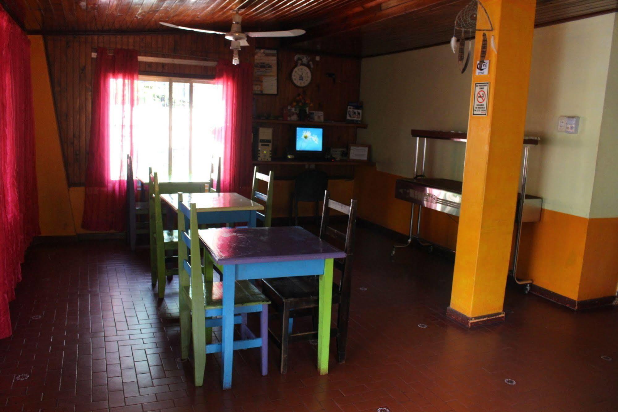 Residencial Noelia Hostel Puerto Iguazú Dış mekan fotoğraf