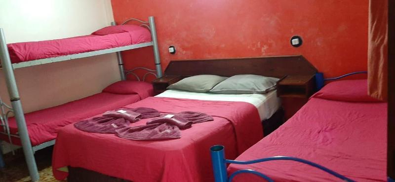 Residencial Noelia Hostel Puerto Iguazú Dış mekan fotoğraf